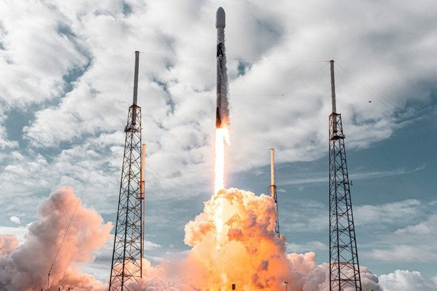 SpaceX wypuścił do kosmosu rekordową ilość 143 satelit 