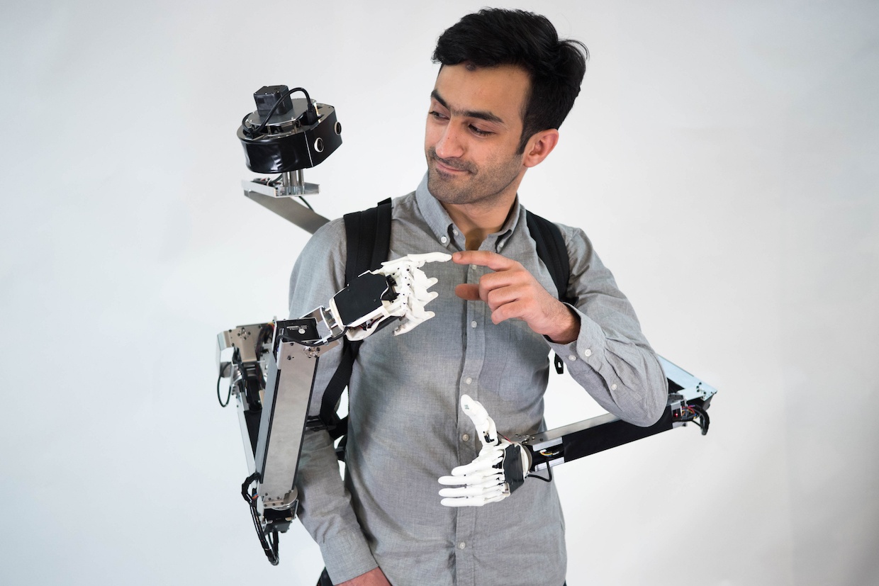 Dłonie robota, które możesz kontrolować zdalnie za pomocą zestawu wirtualnej rzeczywistości