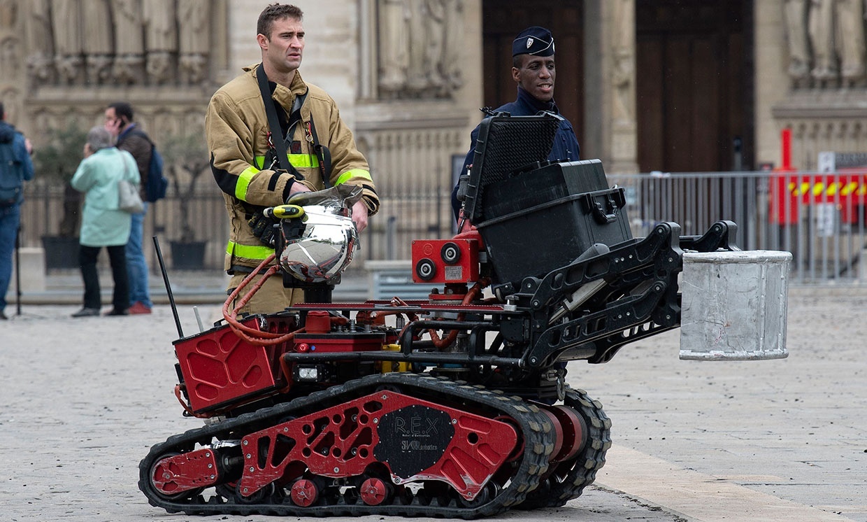 Robot pomagał podczas akcji ratunkowej katedry Notre-dame